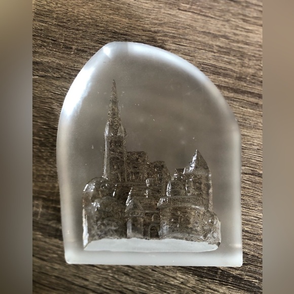 Scancrystal Castle Crystal Paperweight - Picture 10 of 15